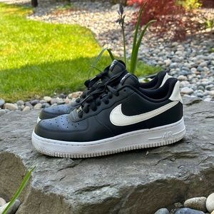 Ladies Nike Air Force 1 - Size 7 (VGUC)
